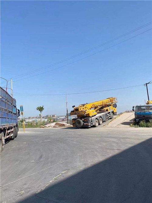 鹤城区25吨吊车的租赁价格大概是多少？