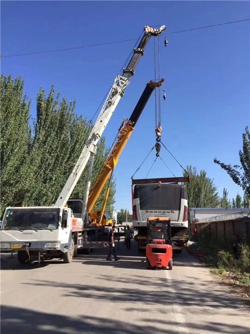 鹤城区港口集装箱搬运案例